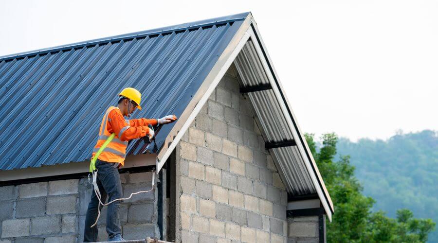 Expert Emergency Roof Repairs services in Buck Creek, IN